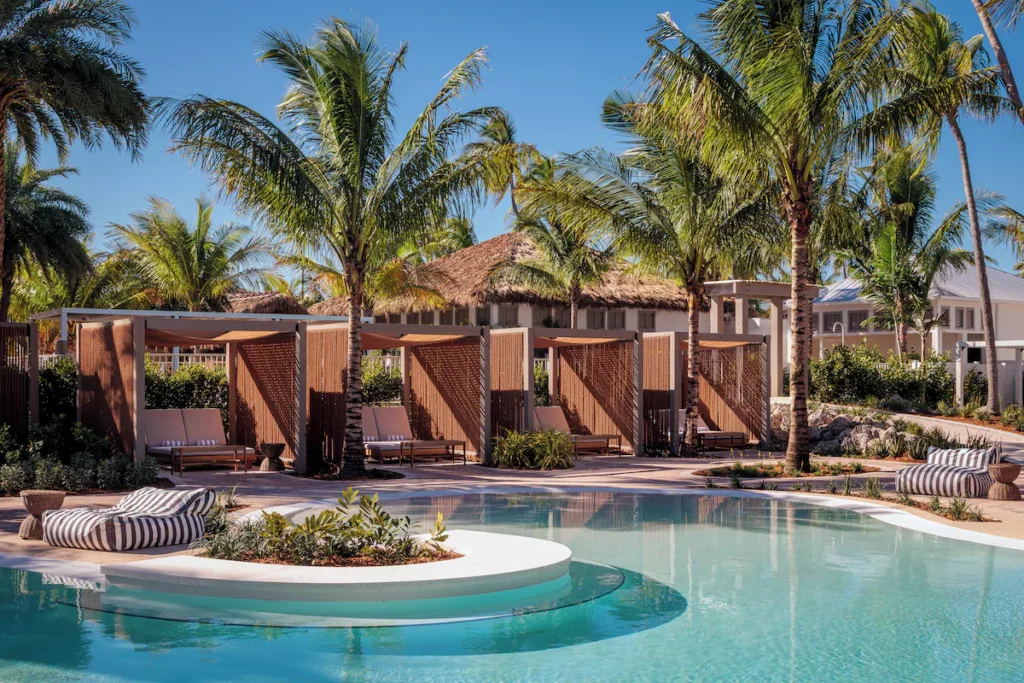 Islander Resort: Best For Beachfront Bungalow Energy