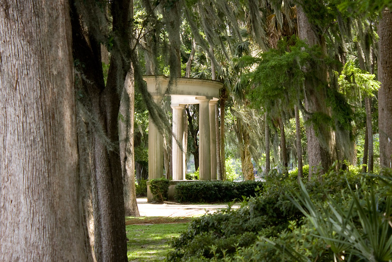 Kraft Azalea Garden: Enjoy a Peaceful Lakeside Walk in Winter Park