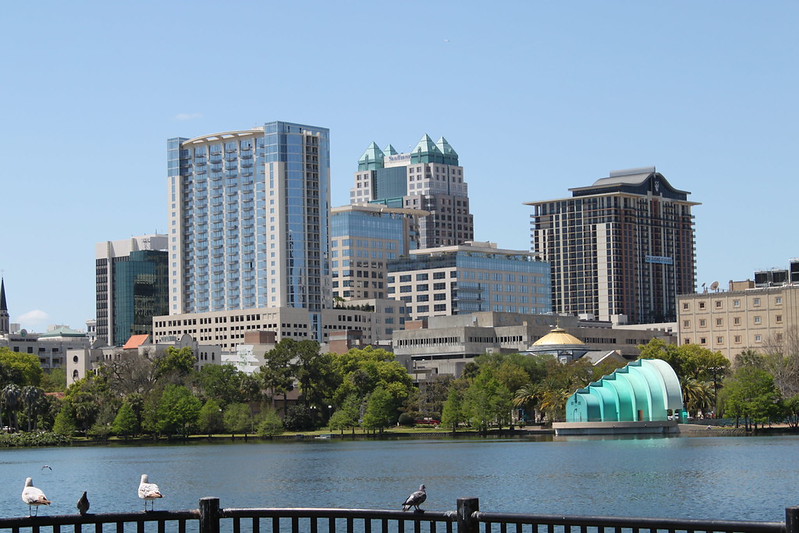 Lake Eola Park: Relax Beside Downtown Orlando’s Famous Lake