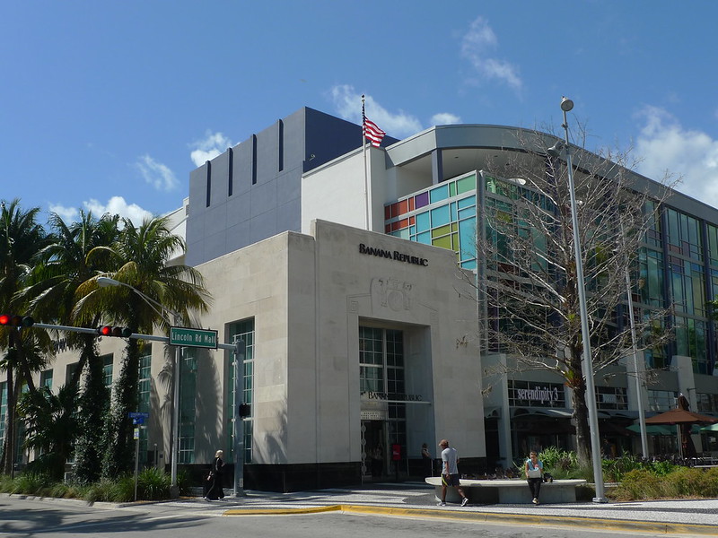Lincoln Road: A Popular Miami Stop for Shopping and Dining