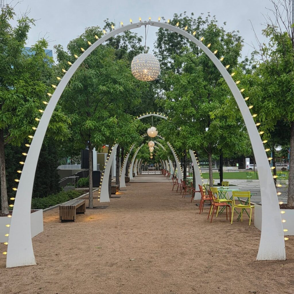 Lunch at Klyde Warren Park and Nearby Eateries