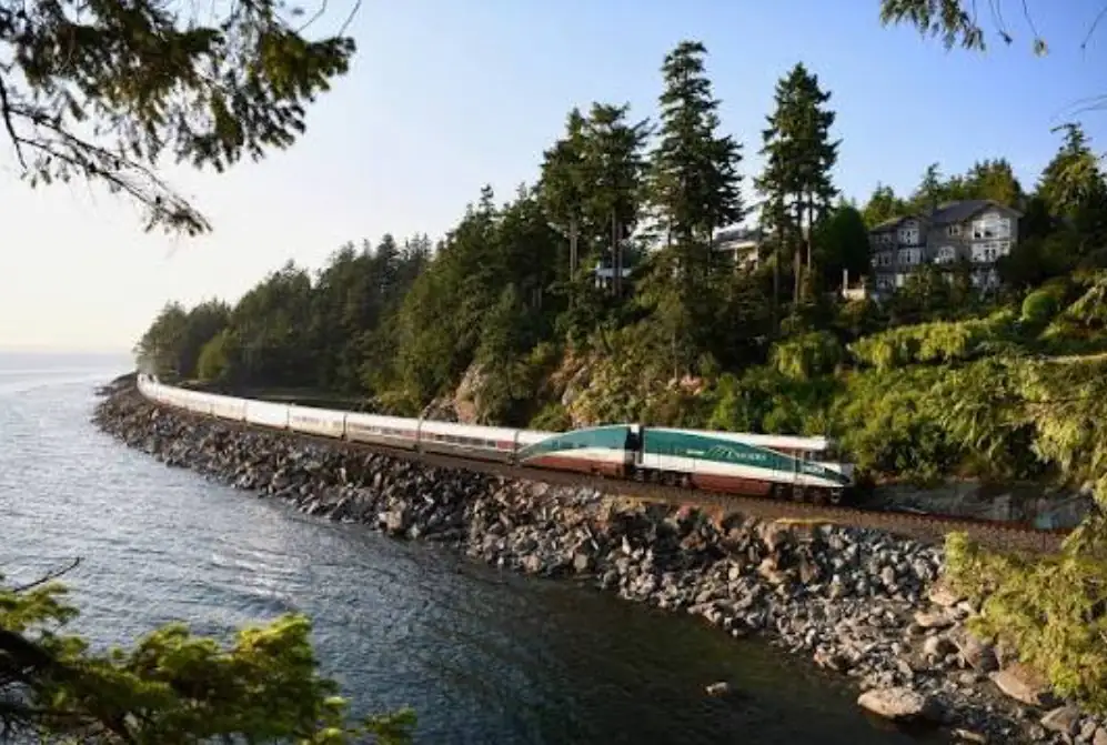 Washington-to-Oregon train ride