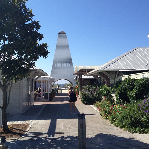 Seaside Pavilion Beach Entrances, Gulf Views, and Fresh Coastal Air