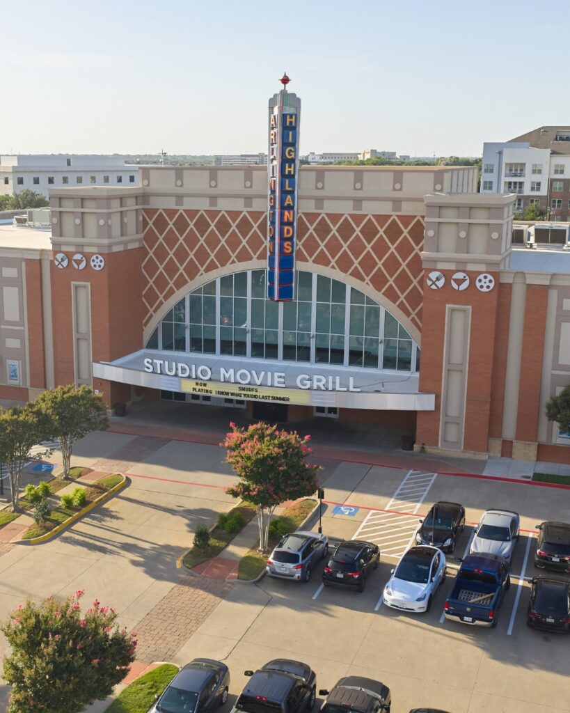 Studio Movie Grill: Dinner and a Movie in One Comfortable Setting